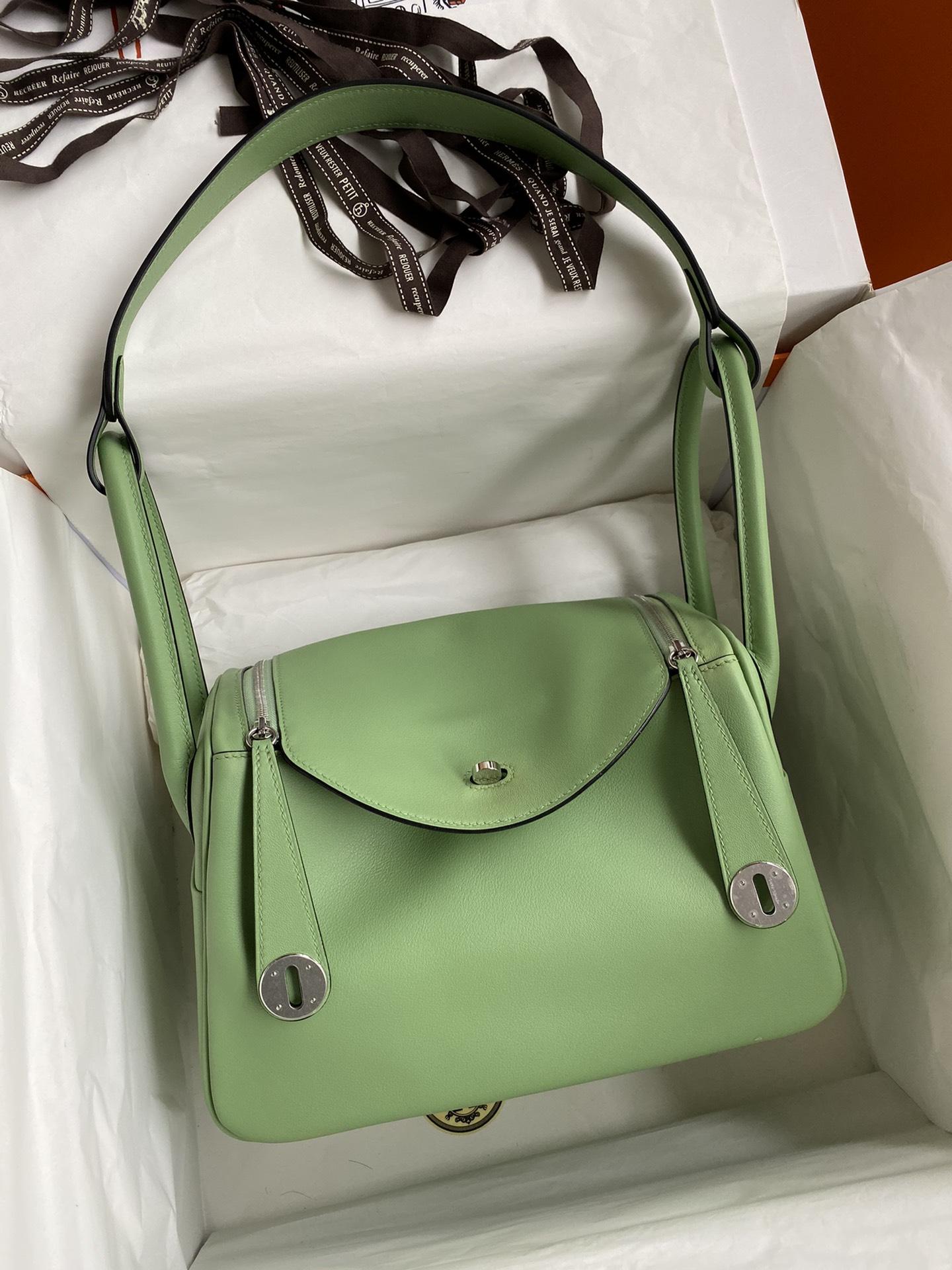 Hermes Lindy 26cm Handbag Shoulder Bag In Green Kiwi Swift Leather